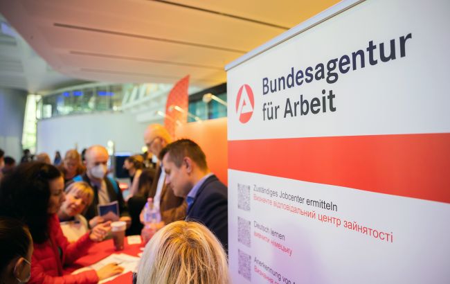 Робота важливіша за курси. Які зміни для українців готують у Німеччині