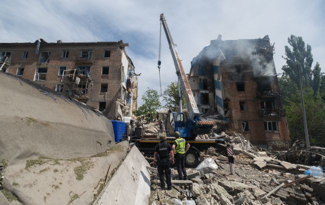 Родом из Донецкой области. Во время вражеского обстрела Киева погибла 17-летняя студентка