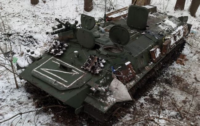 Що насправді означають букви V, Z і X на техніці РФ: не морські піхотинці і не кадировці