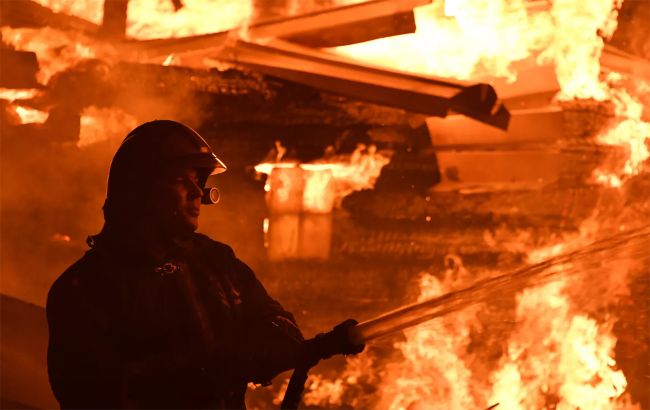 Сизрань атакували невідомі дрони: лунають вибухи, один з районів без світла