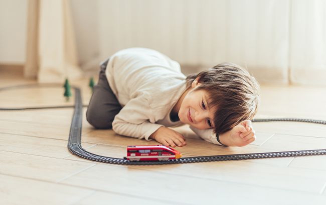 "Вони співають і танцюють": доктор попередила про небезпеку популярних дитячих іграшок