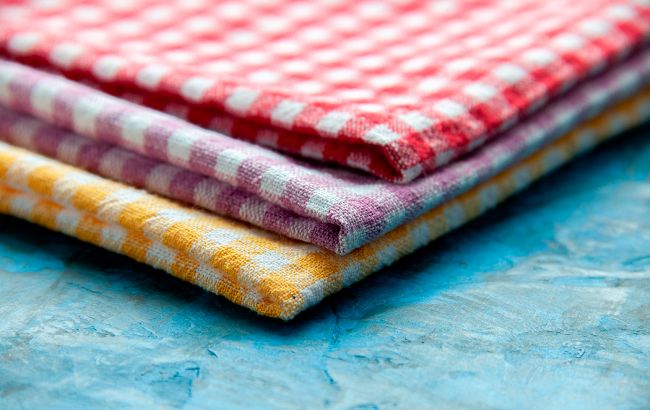 Тримайте спосіб випрати кухонні рушники за 2 хвилини без "прання"