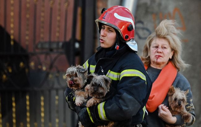 Як поводитися, якщо ракетний удар чи артобстріл застав на вулиці: головні правила