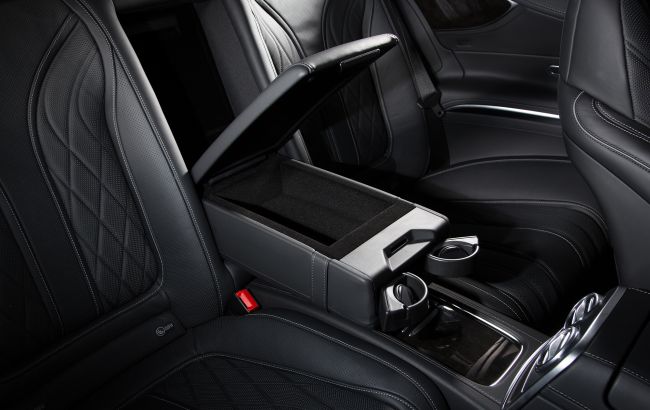 Механік розповів, яку кнопку ніколи не потрібно натискати під час керування авто