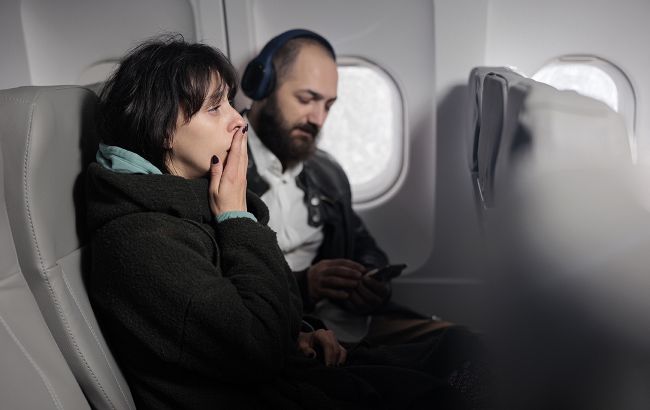 Як швидко заспокоїтися в літаку без пігулок та алкоголю: лайфхак від досвідченого мандрівника