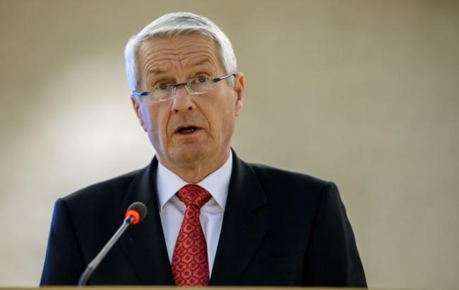 Ягланд призвал стороны незамедлительно прекратить военные действия на Донбассе