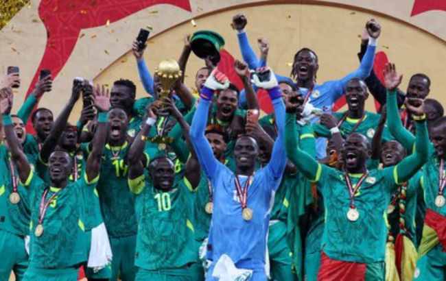 Проиграли финал, но получили "золото": Сенегал лишили титула КАН после скандала