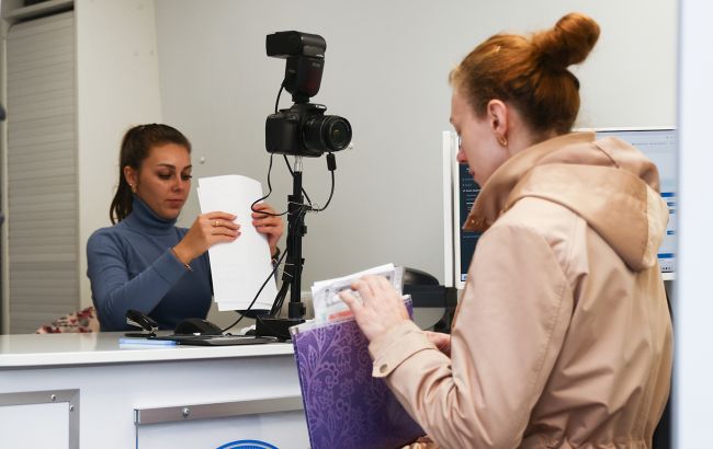 У Німеччині починає роботу паспортний сервіс ДП "Документ": дата