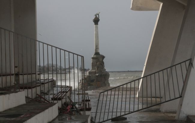 Вибухи у Севастополі: супутникові дані NASA підтвердили пожежу на військовому аеродромі