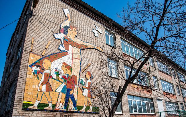 Вместо пар - стрельбище: в оккупированном Мариуполе молодежь готовят к войне