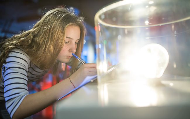 Новые уроки? МОН объяснило, кто и как начал учить школьников в Украине энергоэффективности