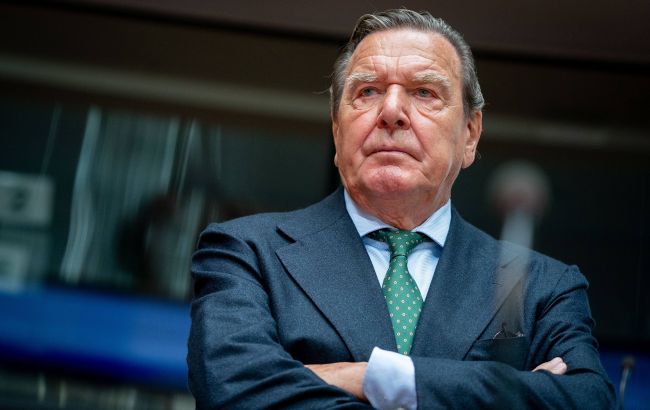 Німецький банк заблокував гроші з РФ для Шредера: Bild дізнався причину