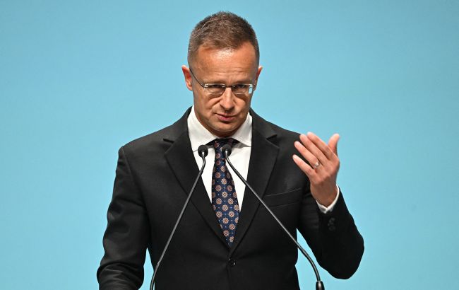 Сийярто обвинил страны Балтии в том, что они "играют под дудку Зеленского"