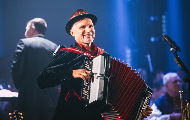 Олег Скрипка анонсировал большой весенний концерт с оркестром