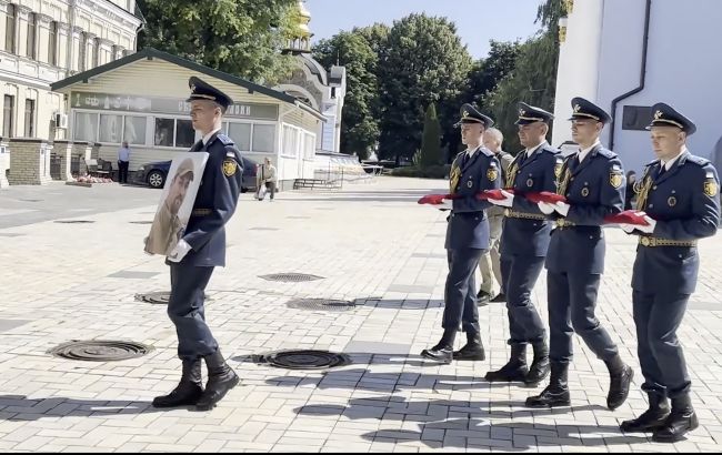Захищав Україну до останнього. У Києві попрощались із пілотом F-16 Максимом Устименком