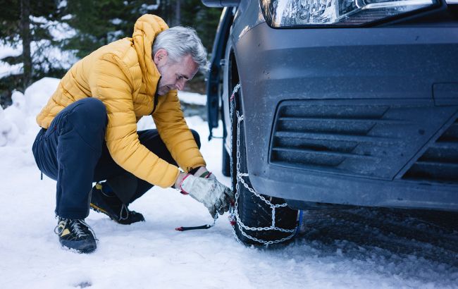 Сіль не допоможе при сильному морозі. Водіям дали важливу пораду через негоду в Україні