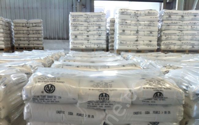 Украина ввела пошлину на каустическую соду из России