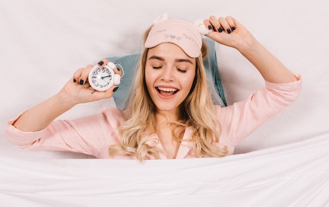 Україна перейшла на зимовий час: як дізнатись котра година