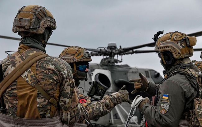 Російські школярі переплутали емблеми: вітали своїх військових символом ССО ЗСУ (фото)