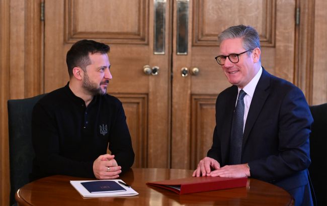 Зеленский показал Стармеру дрон-перехватчик OCTOPUS и получил обещание от Британии