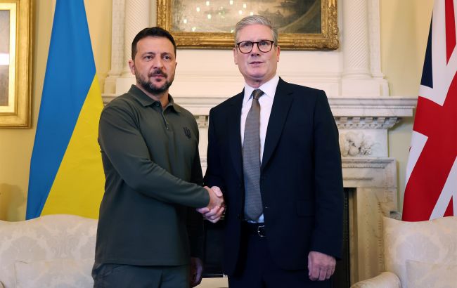 Зеленський обговорив з Стармером можливі формати перемовин із Путіним