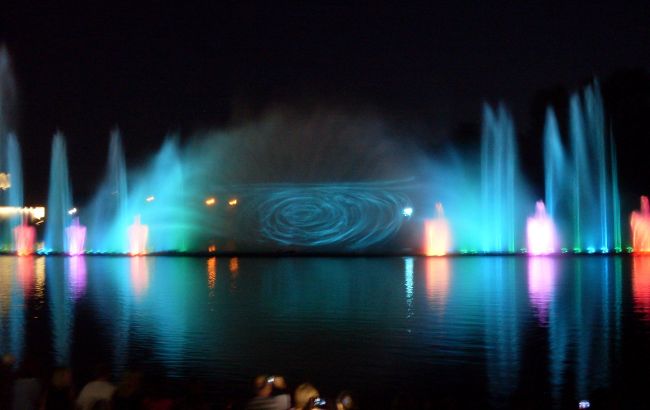 Немов у казці: 5 феєричних фонтанів України