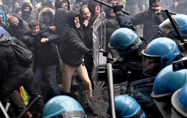 У Флоренції у сутичках з демонстрантами постраждали троє поліцейських