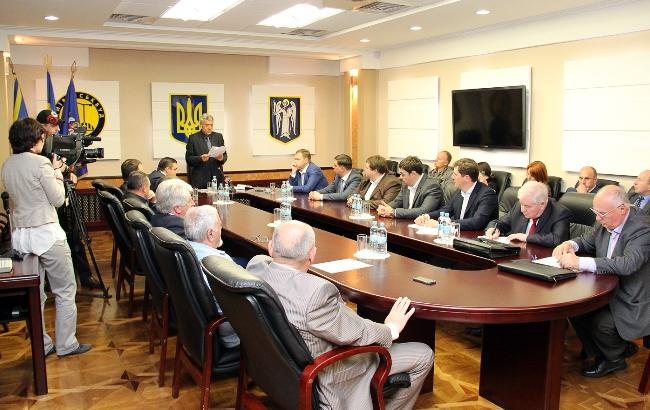 Будівельні компанії Києва просять Порошенка захистити галузь