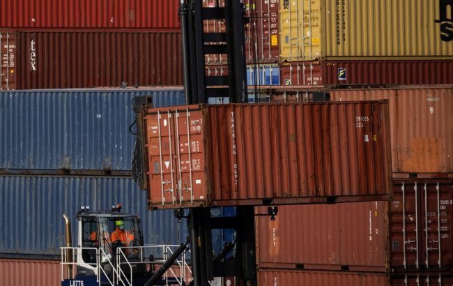 Товари ЄС щонайменше на 1 млрд доларів потрапили до РФ під час транзиту, - FT