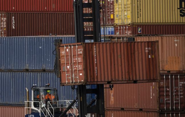 Китай підняв мита для США до 125% і запропонував зупинитися