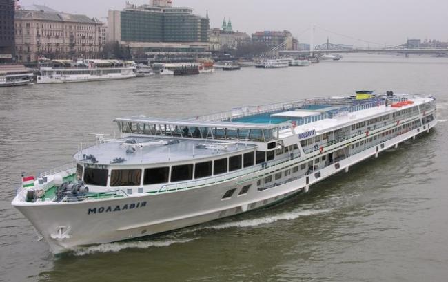 В Венгрии на Дунае столкнулись два украинских судна