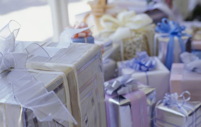 Весілля публічного службовця? У НАЗК попередили, що на свято дарувати не можна