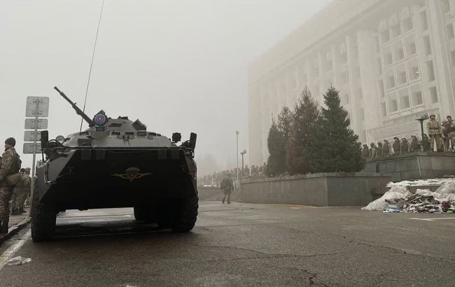 В Алматы начинается "масштабная зачистка". Горожан просят уйти с улиц