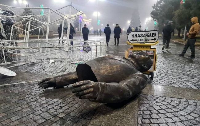 Протесты в Казахстане: чрезвычайное положение ввели по всей стране