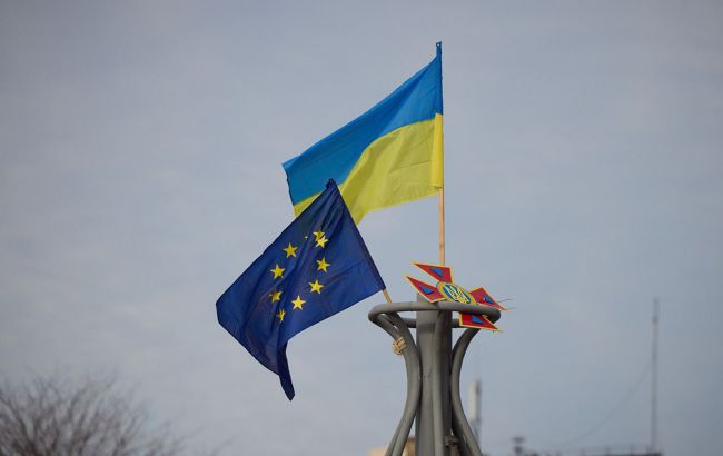 У Херсоні відбулася офіційна церемонія підняття прапору (відео)