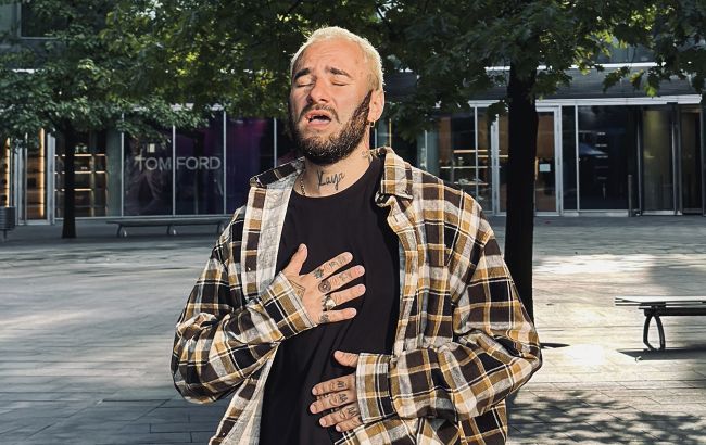 Учасник Kalush Orchestra емоційно заспівав про відчуття втрати себе