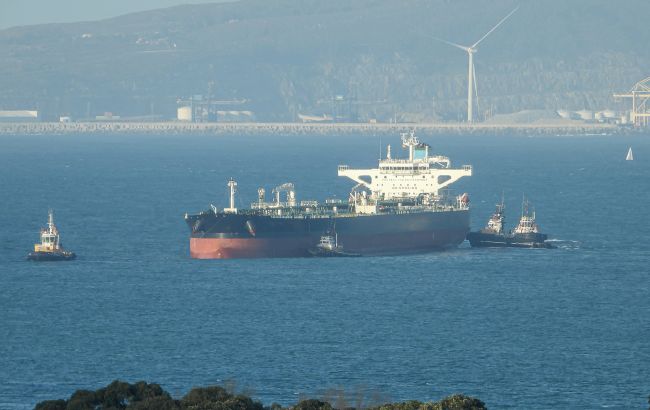 Иран намерен ввести плату за проход через Ормузский пролив