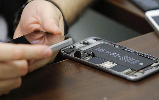 ФБР погодилася розблокувати ще два iPhone