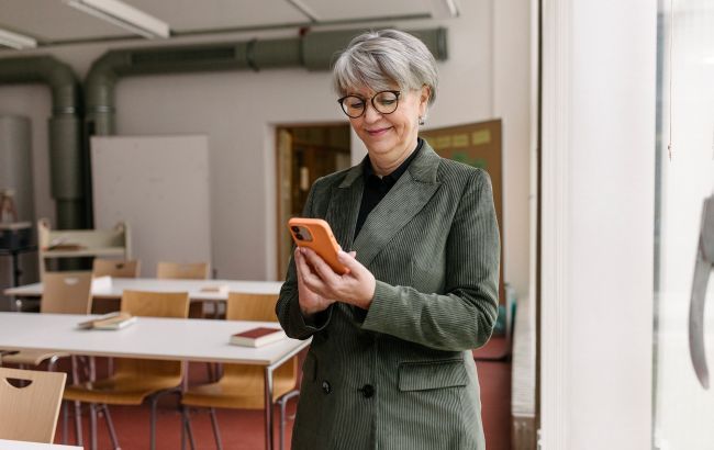 Учителям готовят новое повышение зарплат: что хотят изменить