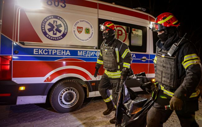 На Чернігівщині ворожий дрон обірвав життя 15-річної дівчинки: її батьки у лікарні