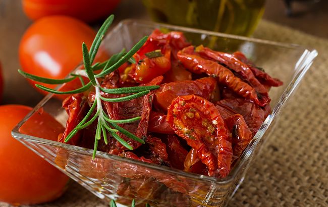 Найпростіший і найшвидший рецепт в'ялених помідорів: готуйте і насолоджуйтесь