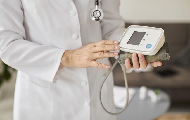Лікар показала типові помилки при вимірюванні тиску: ніколи так не робіть
