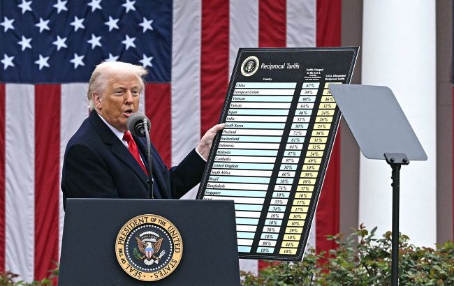Трамп відреагував на падіння ринків на тлі нових мит: "Іноді потрібні ліки"