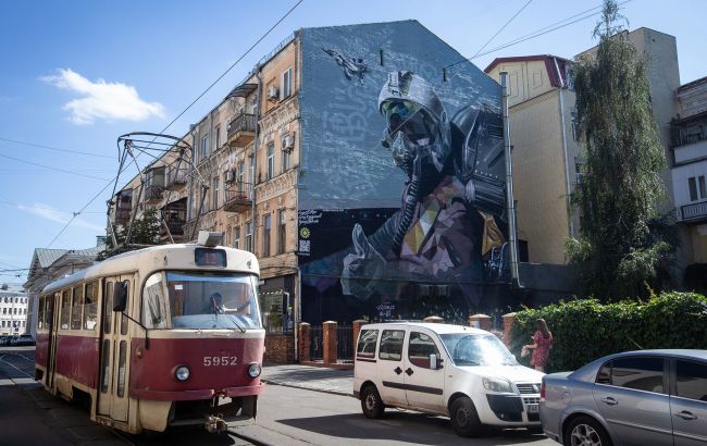 В Киеве общественный транспорт начнет работать во время тревог, но не весь