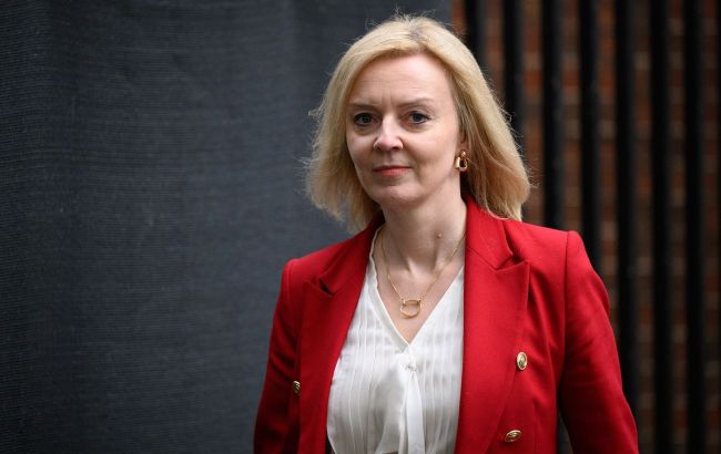 Трасс обещает сразу позвонить Зеленскому, если станет премьером Британии