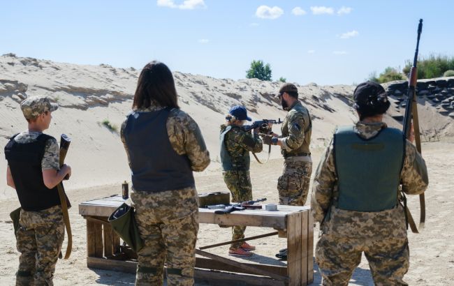 Вакансії для жінок у ЗСУ. Де знайти роботу і як підготуватися до служби