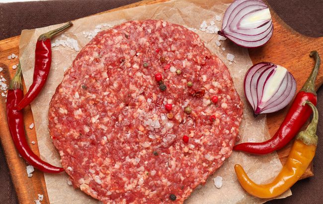 Чи потрібна цибуля у фарші і чим її можна замінити: прості секрети від кулінарів