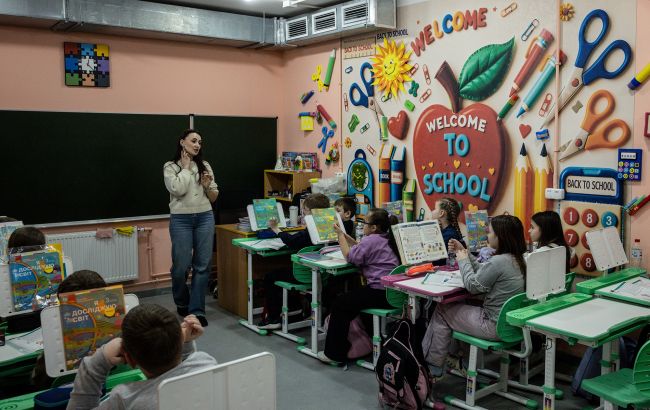 В Украине катастрофически не хватает учителей. Как сократилось их количество за 10 лет