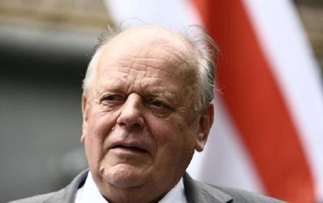 Шушкевич предлагает лишить русский язык статуса государственного в Беларуси