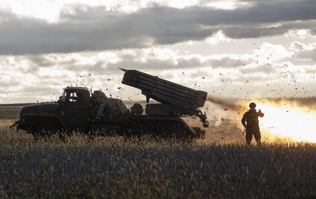 Просування ЗСУ до Сватового і ворожі штурми на Донбасі: нові карти боїв